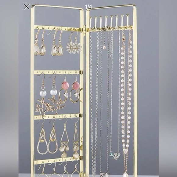 SHEIN Jewelry - SHEIN Gold jewelry stand holder